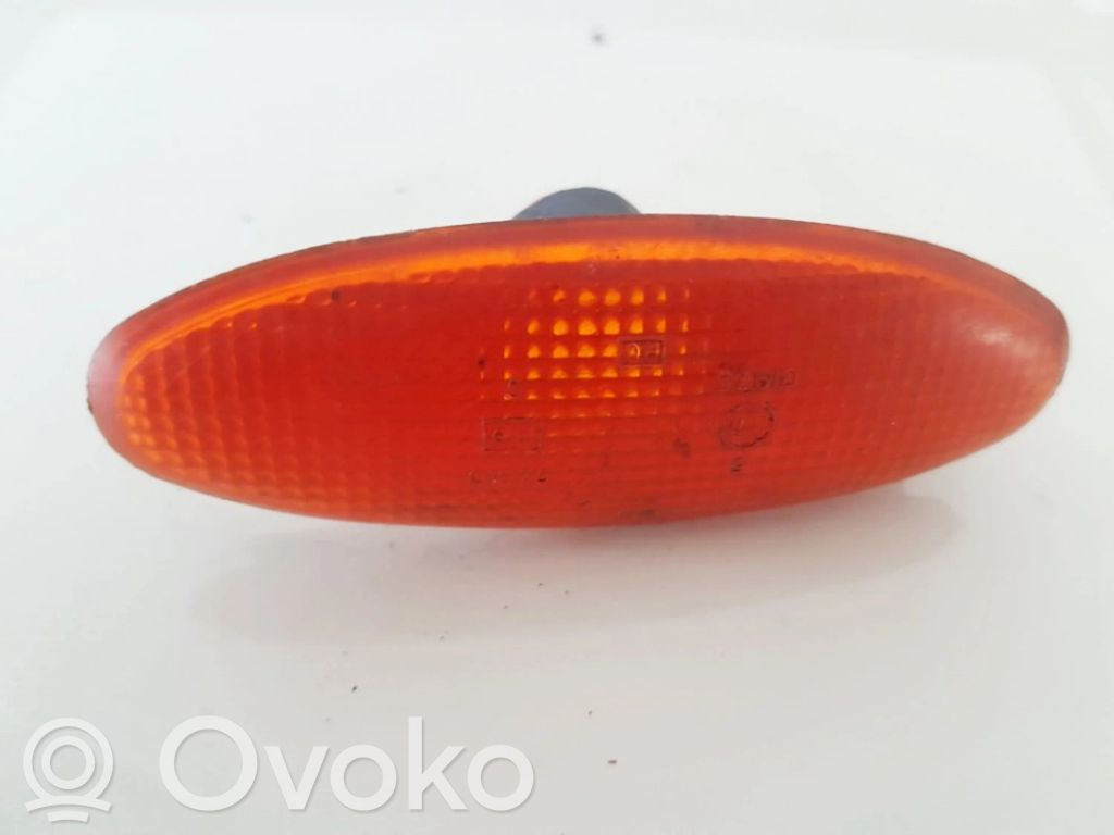 Ford Mondeo MK II Indicatore di direzione del parafango anteriore