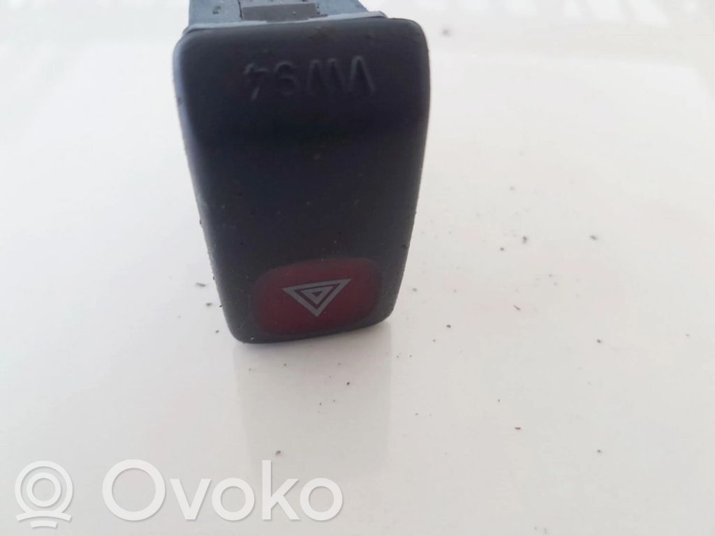 Volkswagen Golf II Botón interruptor de luz de peligro 
