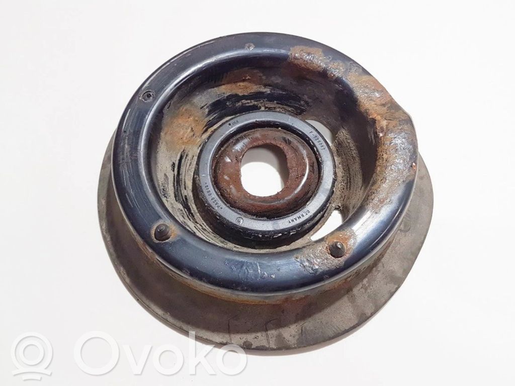 Mercedes-Benz C W203 Supporto di montaggio della molla elicoidale