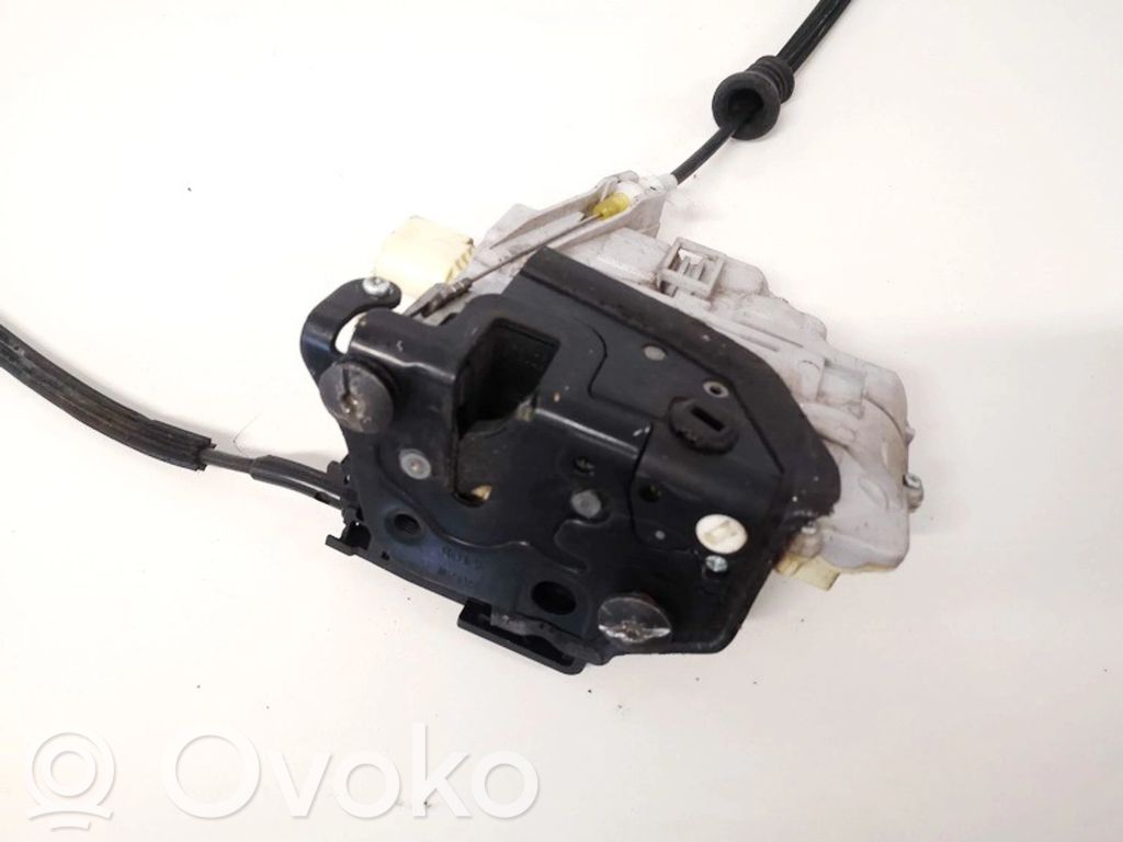 Volkswagen PASSAT B6 Takaoven lukko