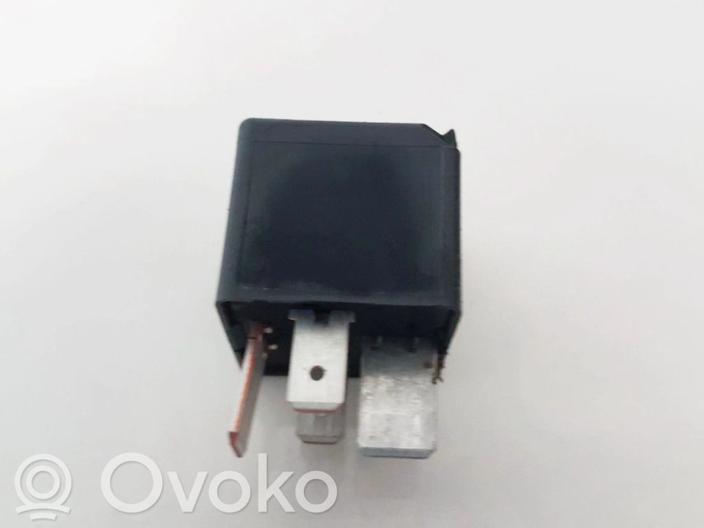 Alte relee   95VW10K705CA,7M0951253A,7M0951253A,95VW10K705CA