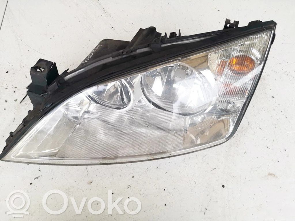Ford Mondeo Mk III Faro/fanale 