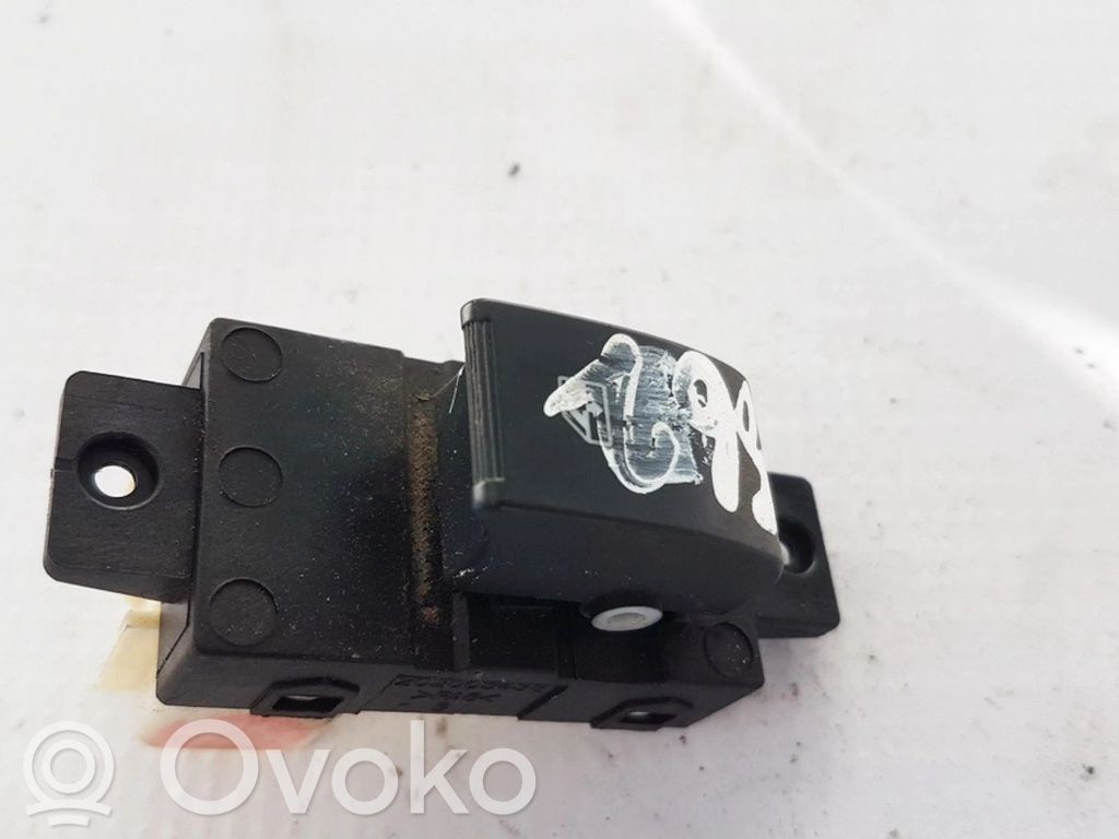 Chevrolet Captiva Interruttore di controllo dell’alzacristalli elettrico