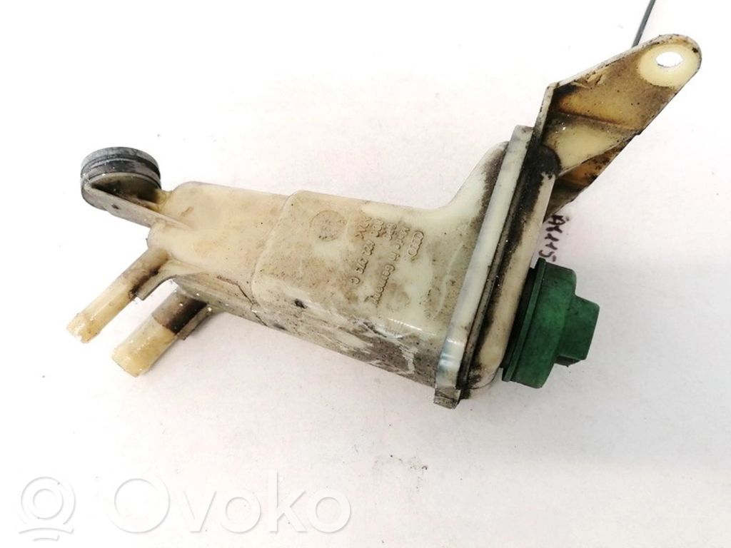 Audi A4 S4 B5 8D Ohjaustehostimen nestesäiliö 