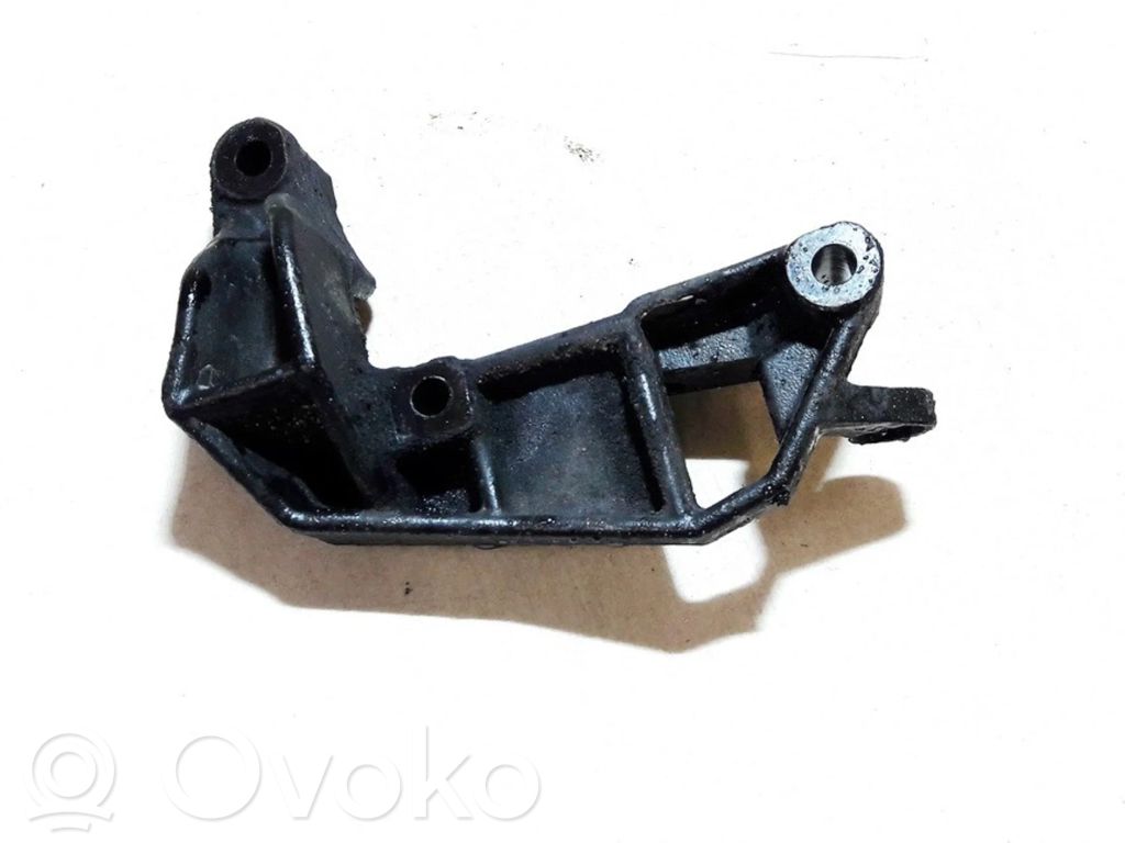 Engine mounting bracket   90538558,7135979,7135979,90538558