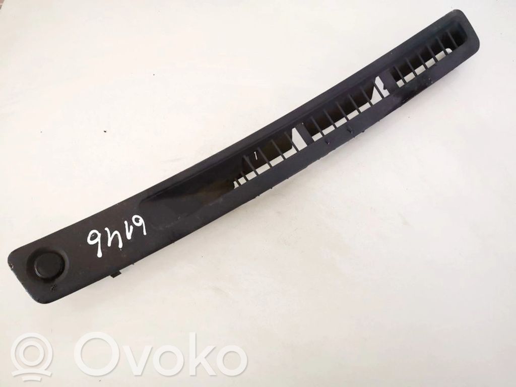 Dysze / Kratki środkowego nawiewu deski rozdzielczej   687422F001,687426F200,687422F001,687426F200