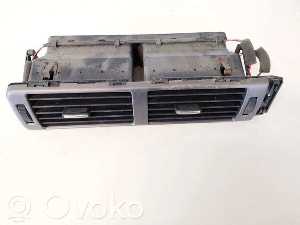 Grille d'aération centrale   4B1820951,4B1820951