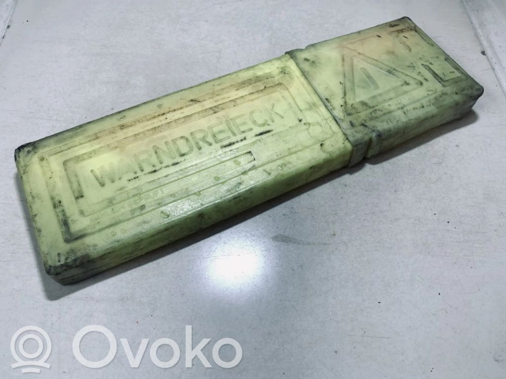 Audi A3 S3 8L Triunghi semnalizare 