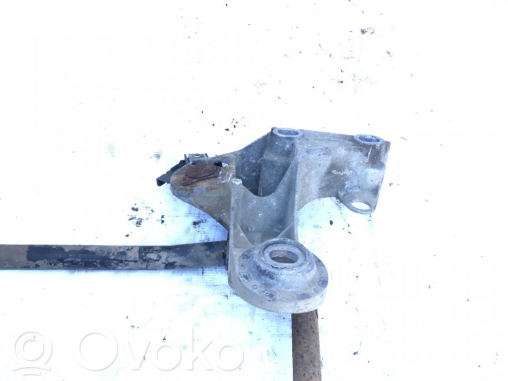 Audi A4 S4 B5 8D Moottorin kiinnikekorvake (käytetyt)