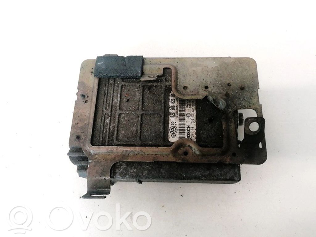 Volkswagen Golf III Engine control unit/module 