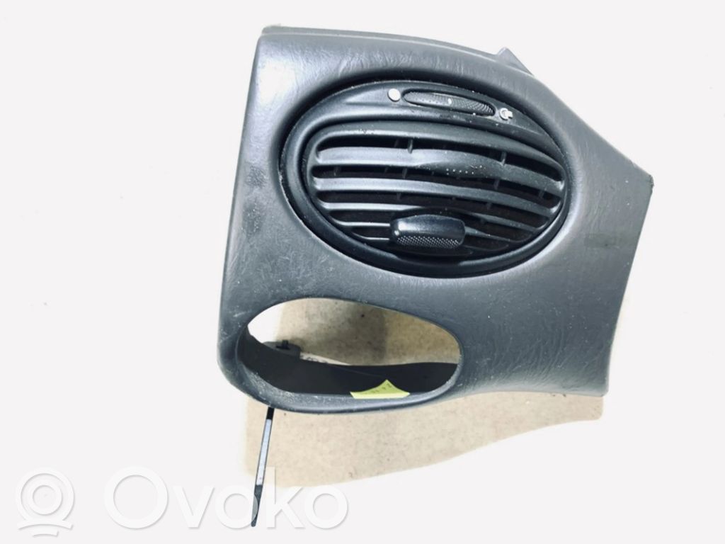 Ford Focus Rejilla de ventilación central del panel 