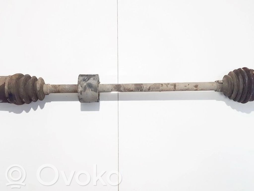 Etuvetoakseli