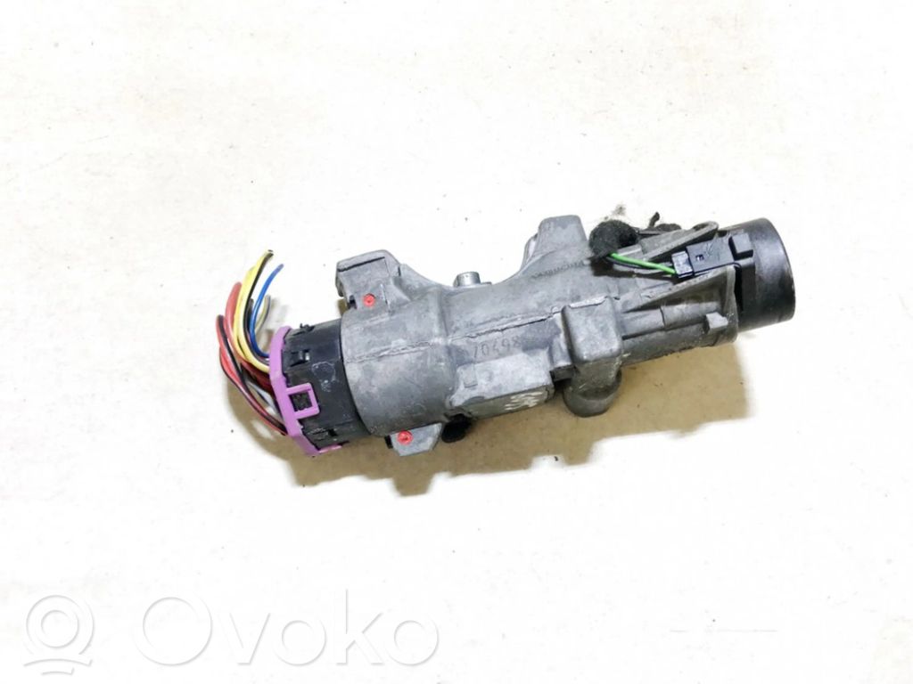Volkswagen PASSAT B5 Butuc cheie contact 