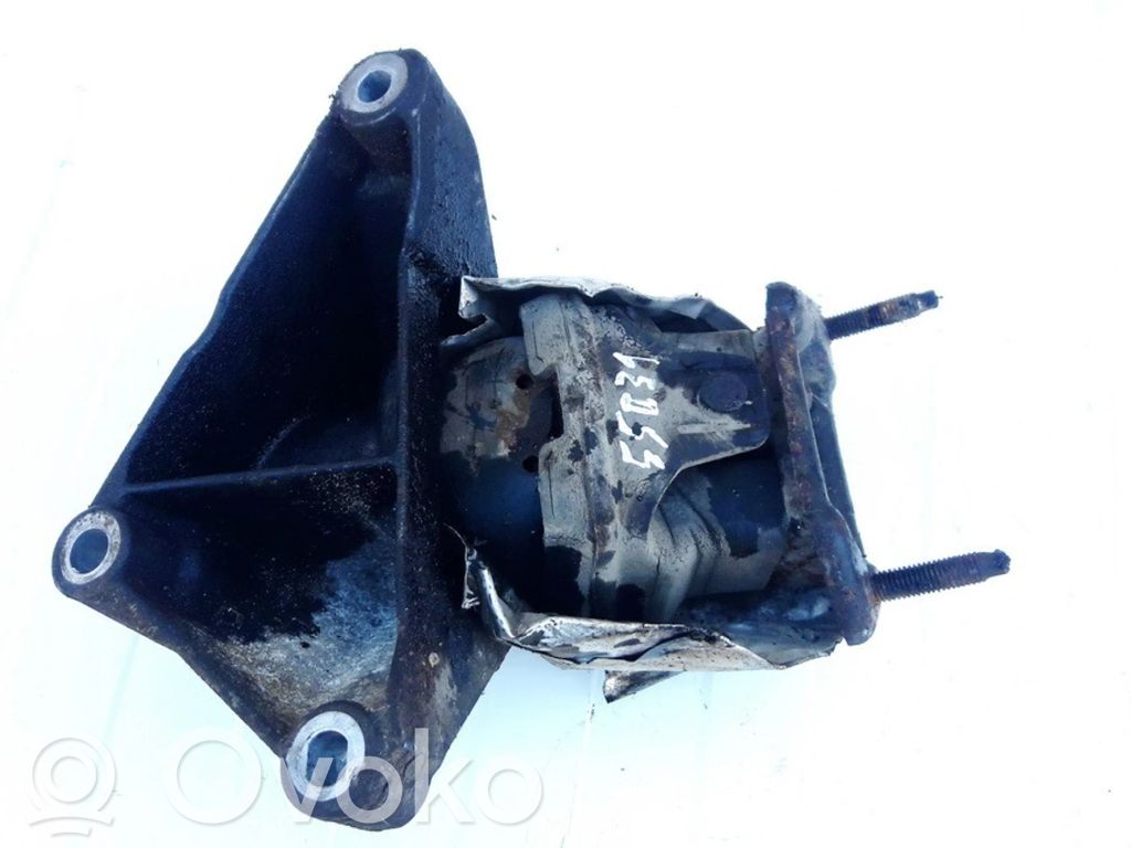 Engine mount bracket