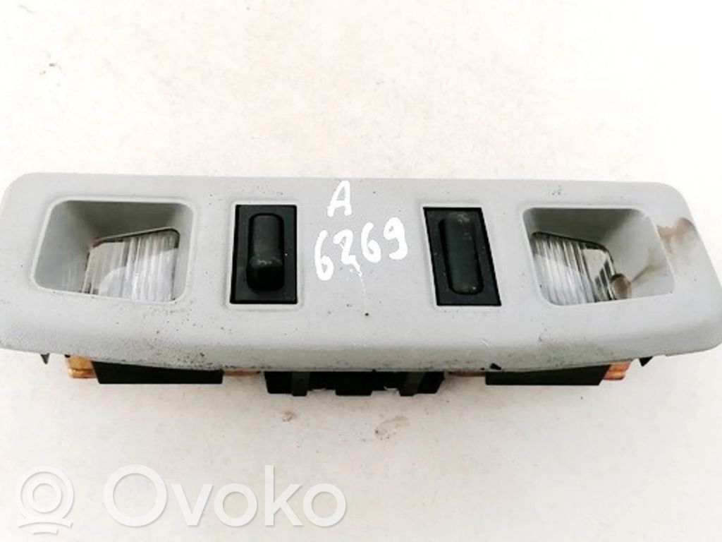 Mitsubishi Carisma Takaistuimen valo