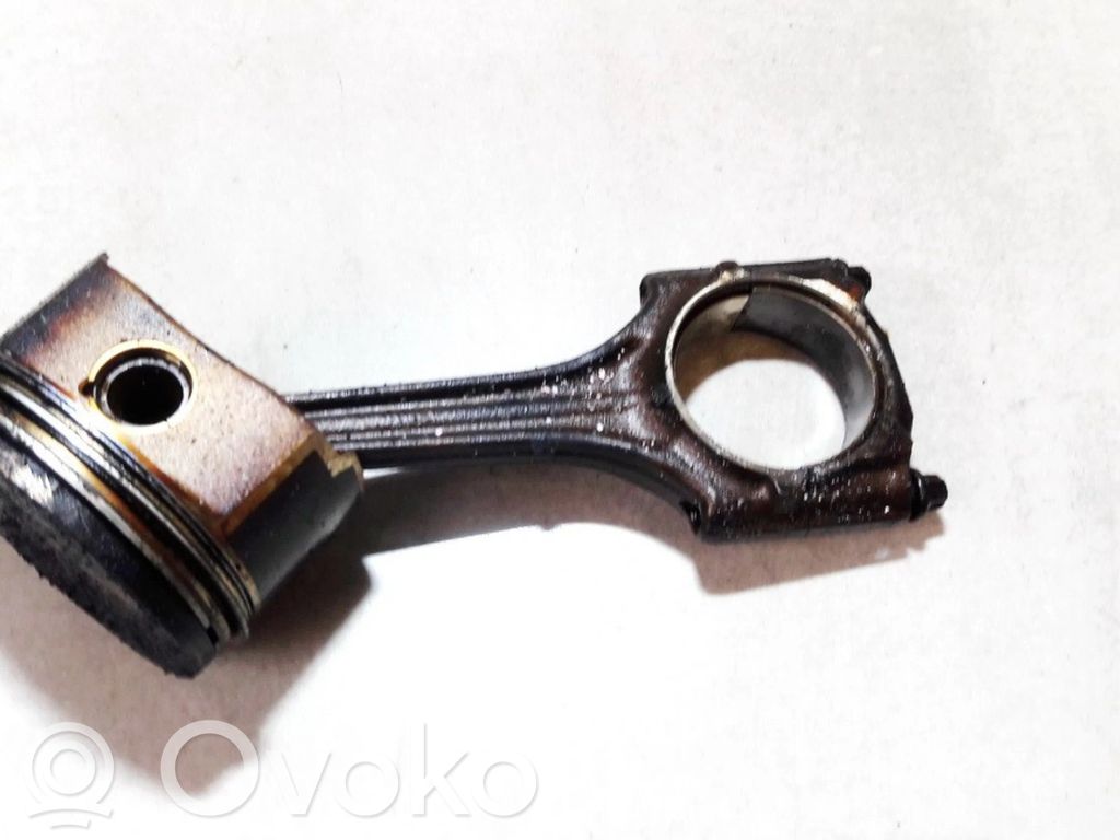 Volkswagen Bora Tłok z korbowodem 