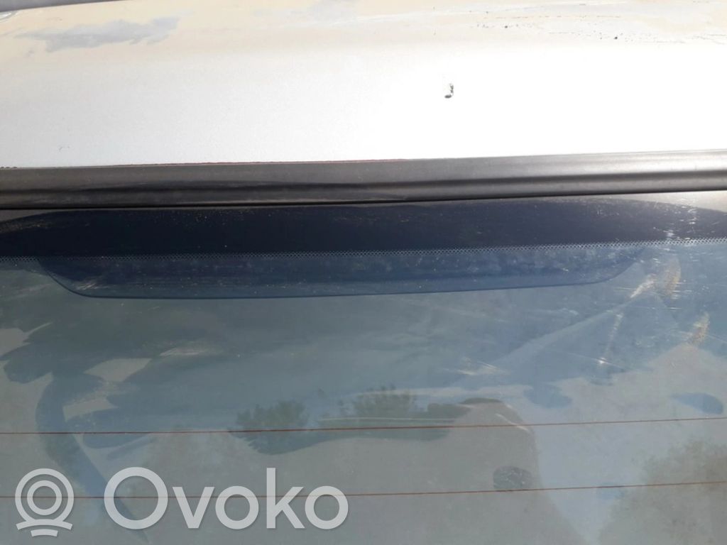 Subaru Outback Troisième feu stop