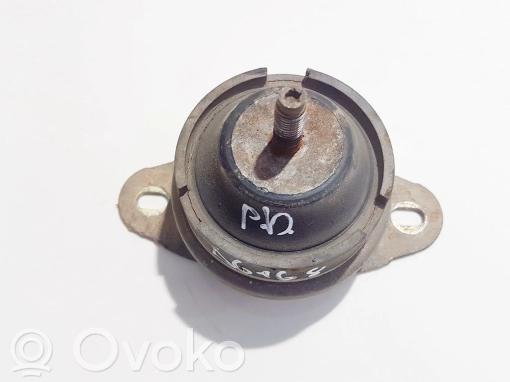 Peugeot 807 Engine mount bracket 