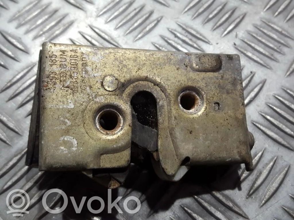 Audi 80 90 B3 Încuietoare ușă spate 