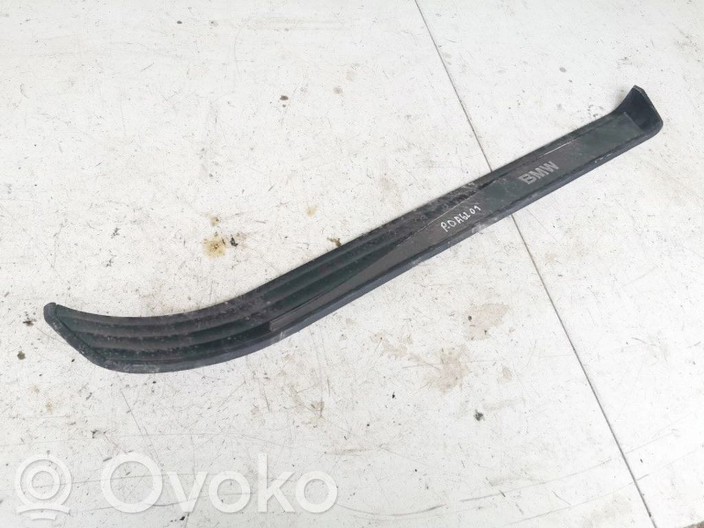 BMW 5 E60 E61 Copertura del rivestimento del sottoporta anteriore 