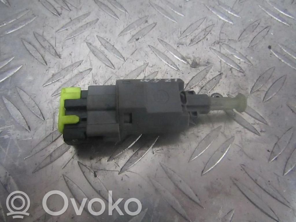 Interruptor sensor del pedal de freno   GA2C6649Y,GA2C6649Y