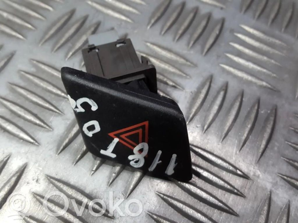 Botón interruptor de luz de peligro   843320D010,843320D010,843320D010,843320D010