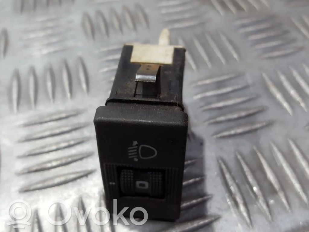 Bouton commande réglage hauteur de phares   893941301,893941301