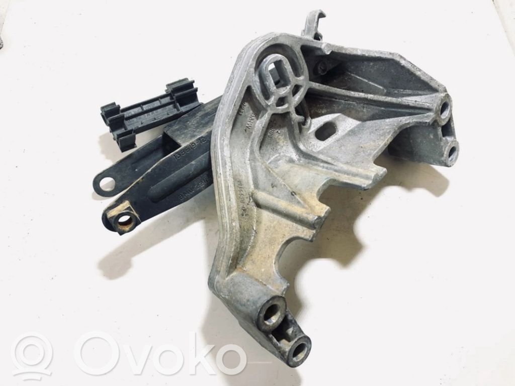Engine mounting bracket   13861912,13861912,121608,13861912,13861912,151449002,22116754417