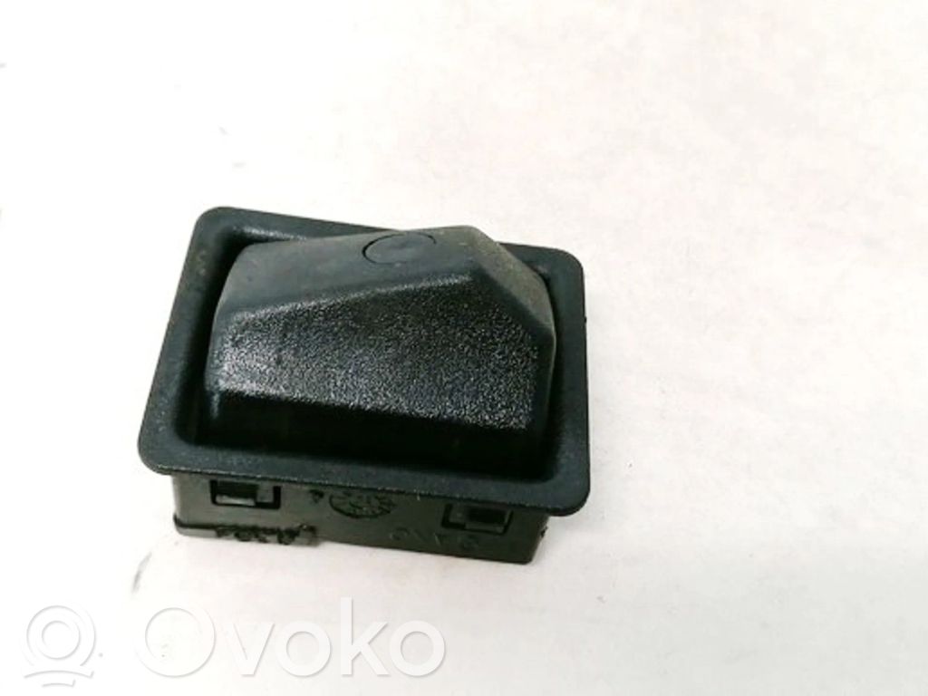 Peugeot 106 Citu veidu slēdži / pogas / pārslēdzēji 