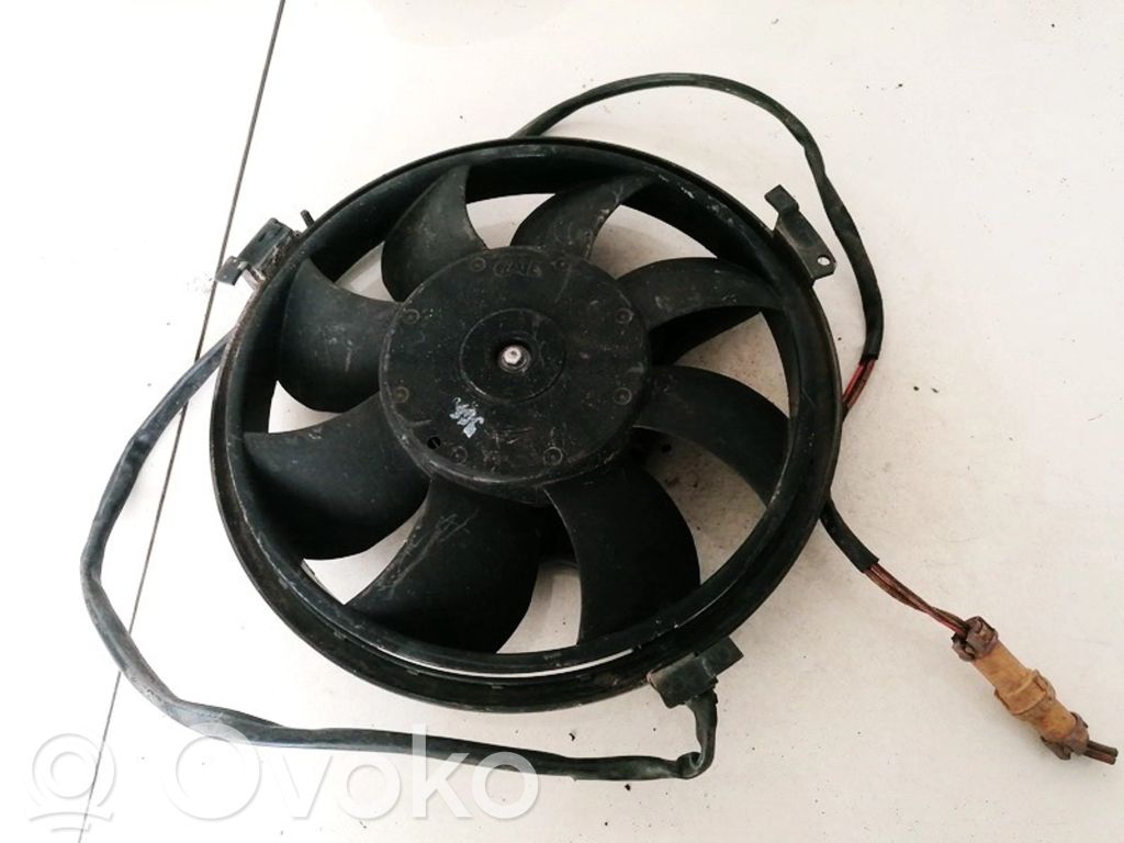 Volkswagen PASSAT B5 Kale ventilateur de radiateur refroidissement moteur 
