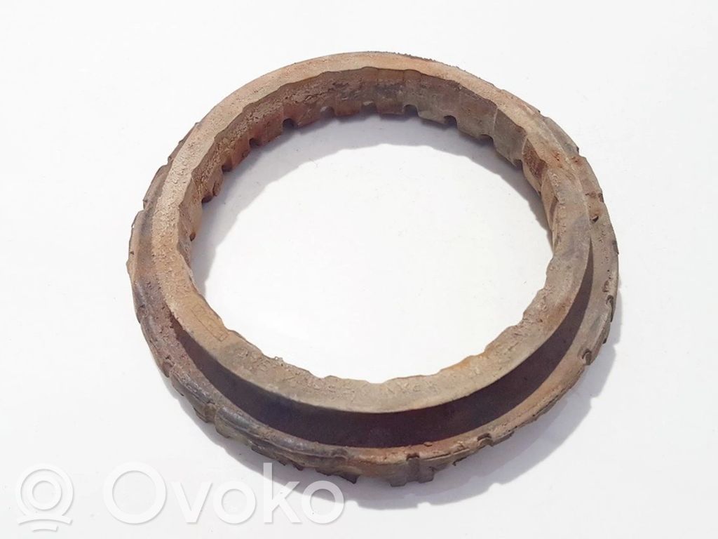 Subaru Impreza II Front coil spring rubber mount 