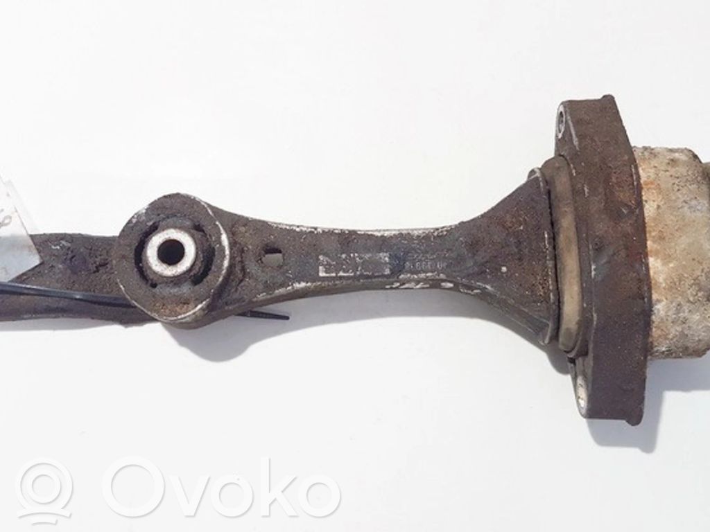 Volkswagen Golf IV Moottorin kiinnikekorvake 