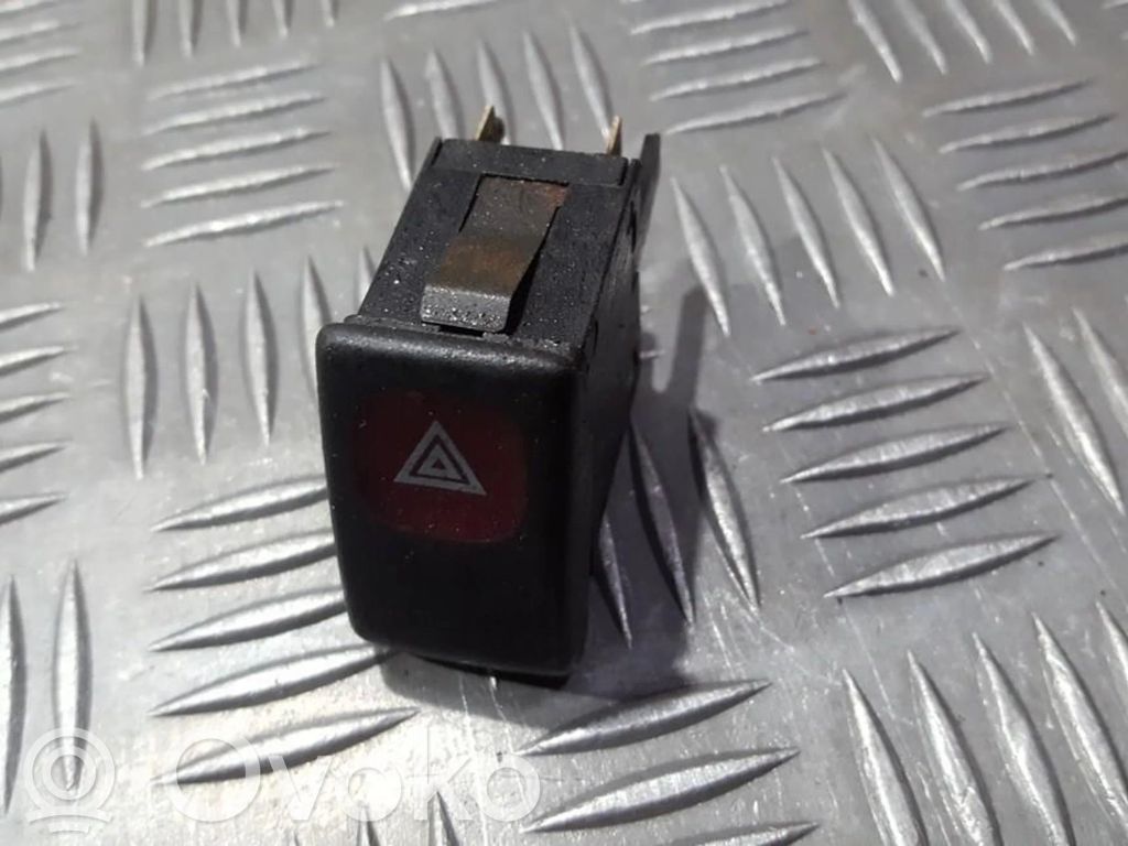 Volkswagen Golf II Botón interruptor de luz de peligro 