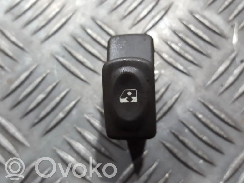 Renault Scenic I Interruttore di controllo dell’alzacristalli elettrico 