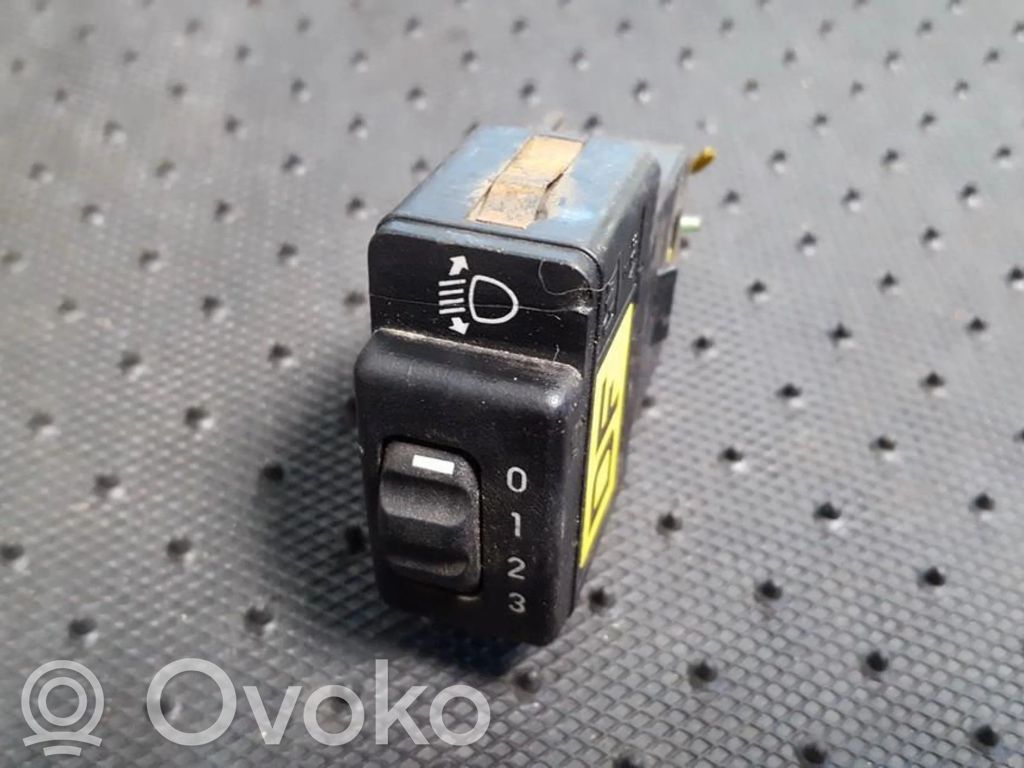 Opel Astra F Interruttore di regolazione livello altezza dei fari 