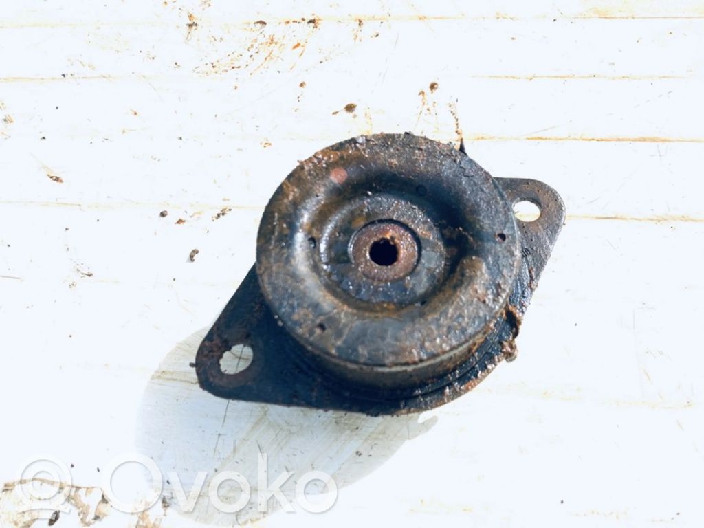 Renault Trafic I Wspornik / Mocowanie silnika 