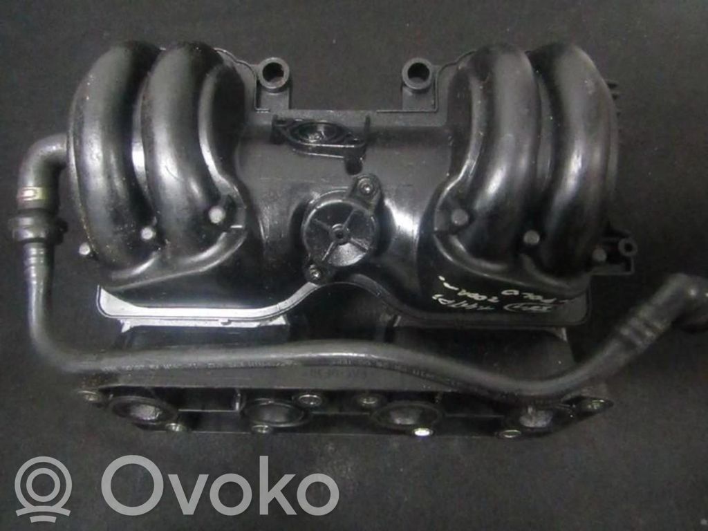 Volkswagen Polo Colector de admisión 