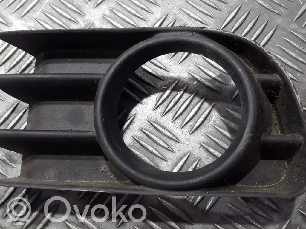 Renault Megane II Grilă inferioară bară față 