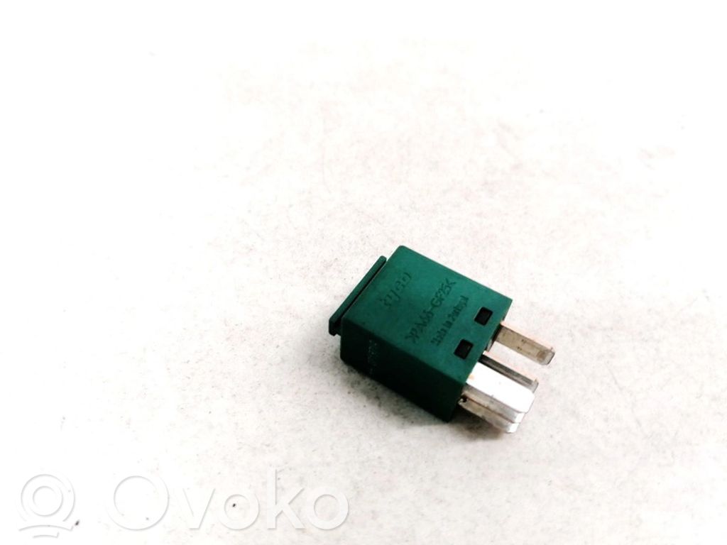 BMW 3 E90 E91 Other relay 