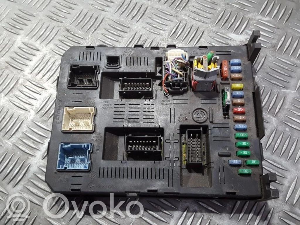 Citroen C4 I Module confort 