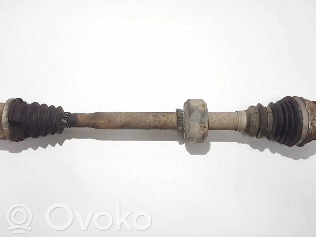 Etuvetoakseli