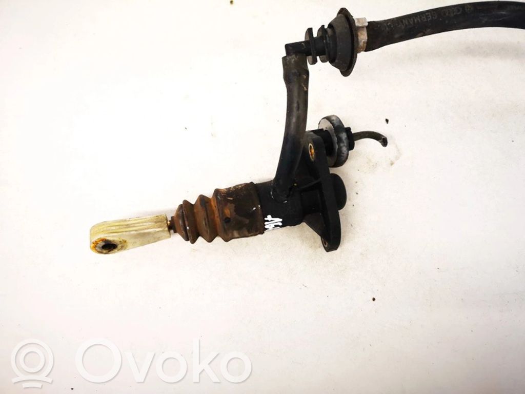 Volkswagen PASSAT B5 Pompa della frizione