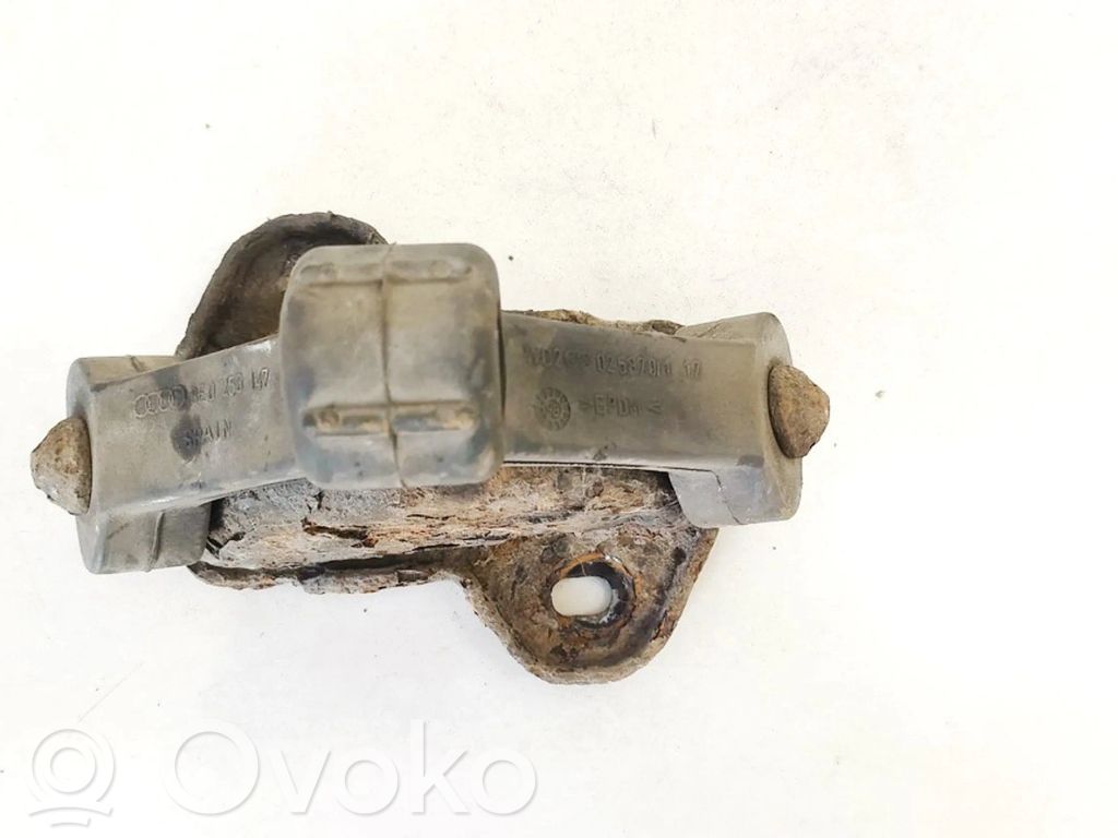 Audi A4 S4 B6 8E 8H Staffa/supporto di montaggio della marmitta