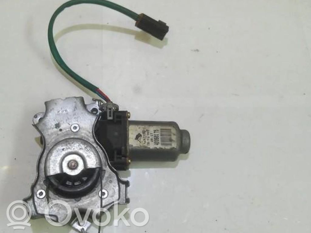 Nissan Almera Tino Motorino alzacristalli della portiera anteriore 