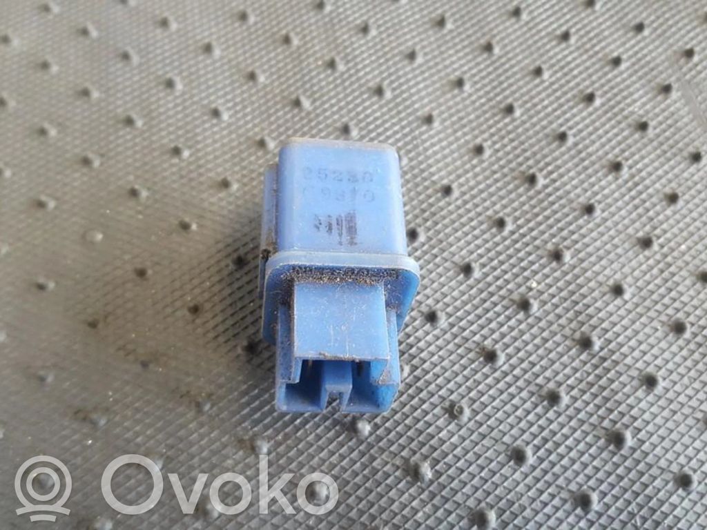 Nissan Primera Altri relè