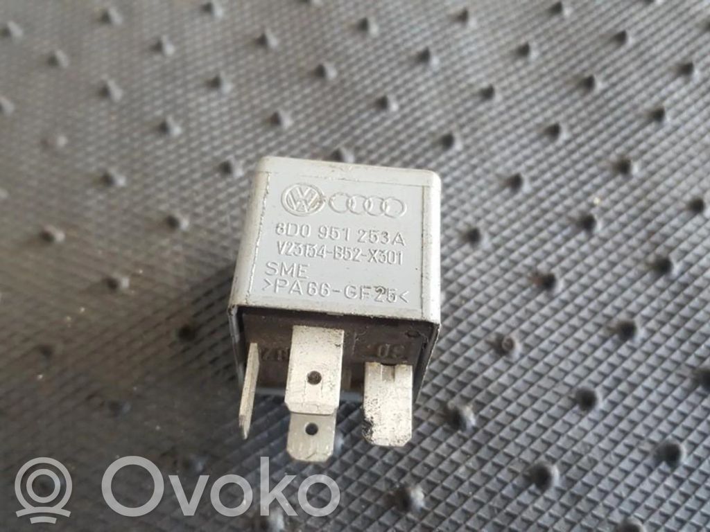 Autres relais   8D0951253A,V23134B52X301,8D0951253A,V23134B52X301,V23134B52X301