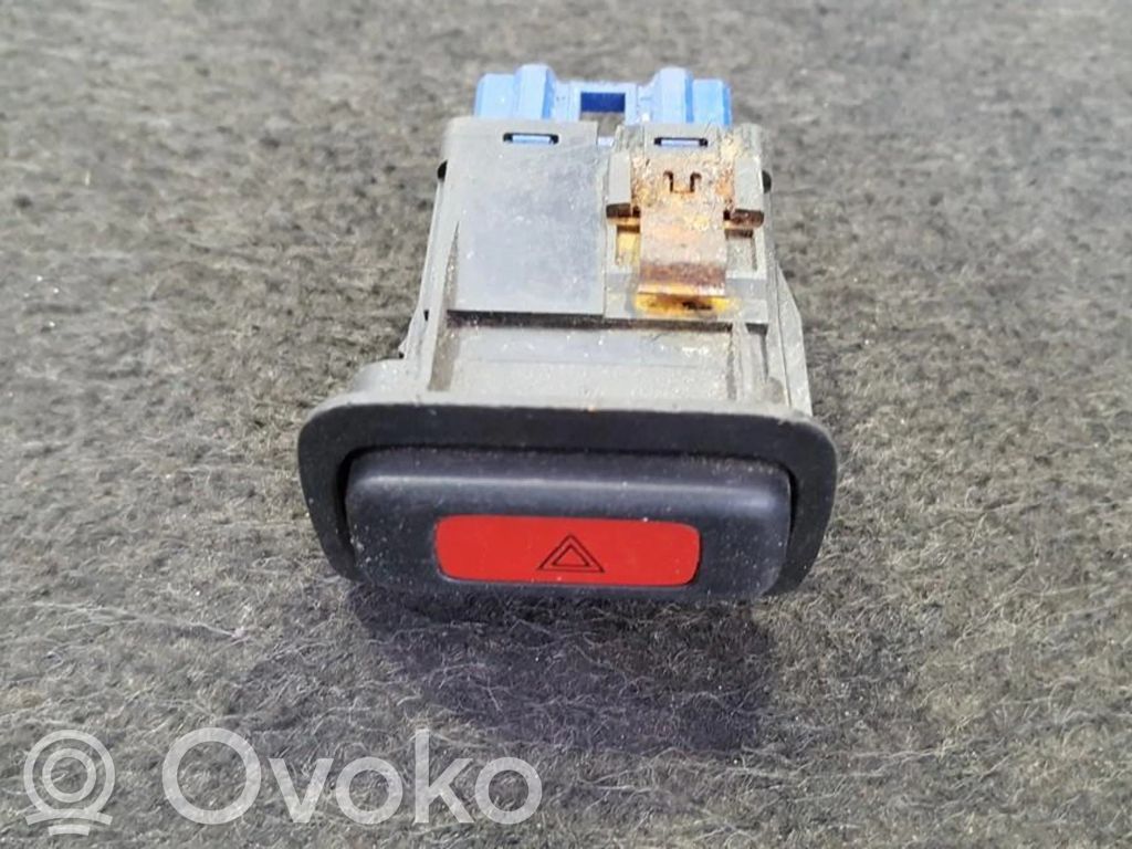 Hätävilkkujen kytkin   50367,50367