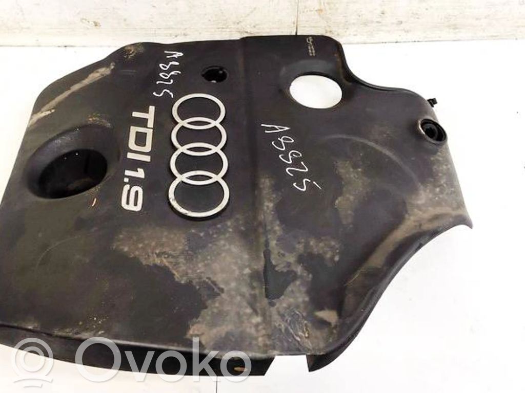 Audi A3 S3 8L Osłona górna silnika 