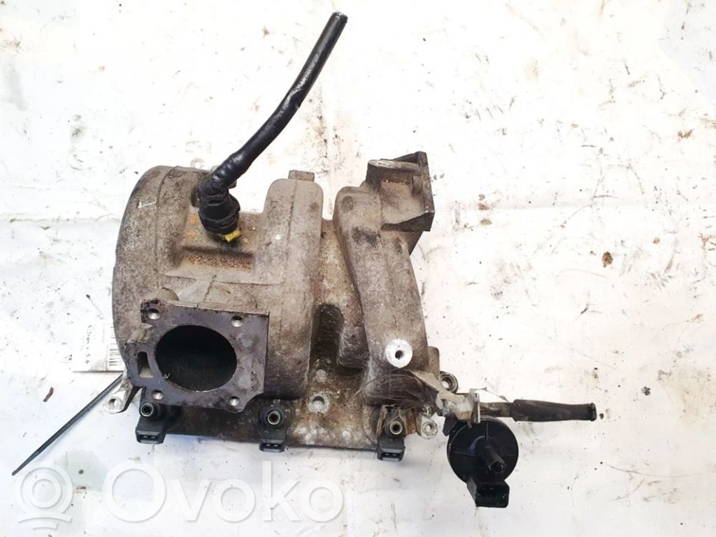 Opel Corsa B Colector de admisión 
