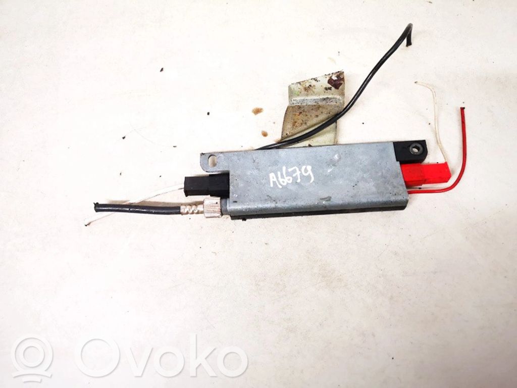 Audi 80 90 B3 Antenos valdymo blokas 